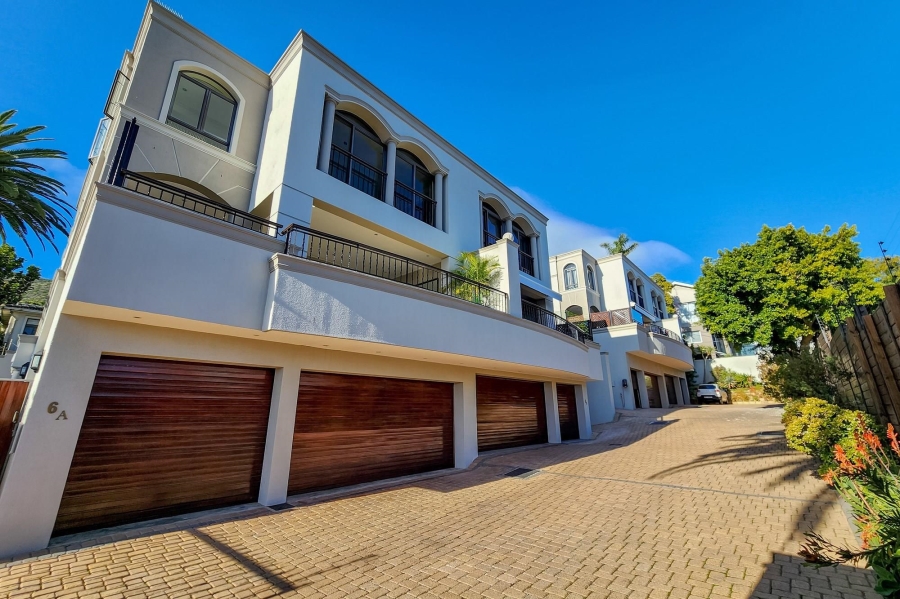 6 Bedroom Property for Sale in Fresnaye Western Cape